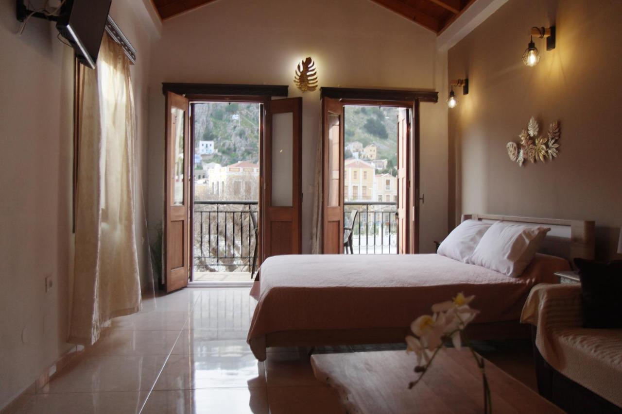 Main Square Apartment Symi Bagian luar foto