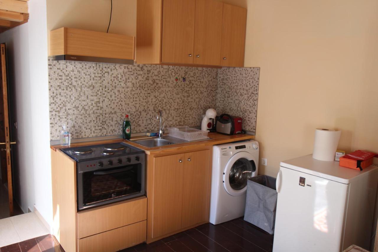 Main Square Apartment Symi Bagian luar foto