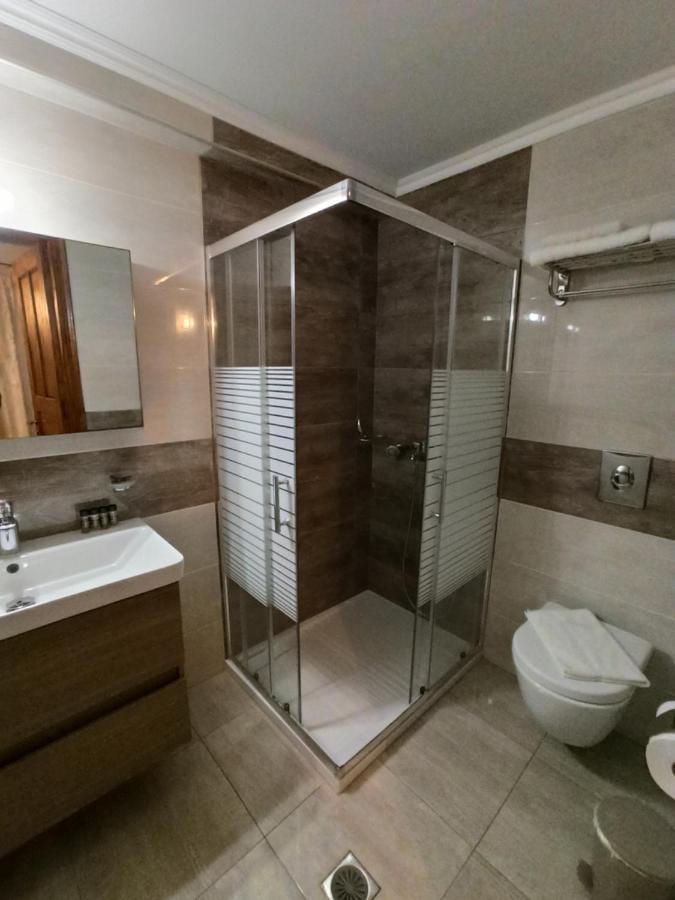 Main Square Apartment Symi Bagian luar foto