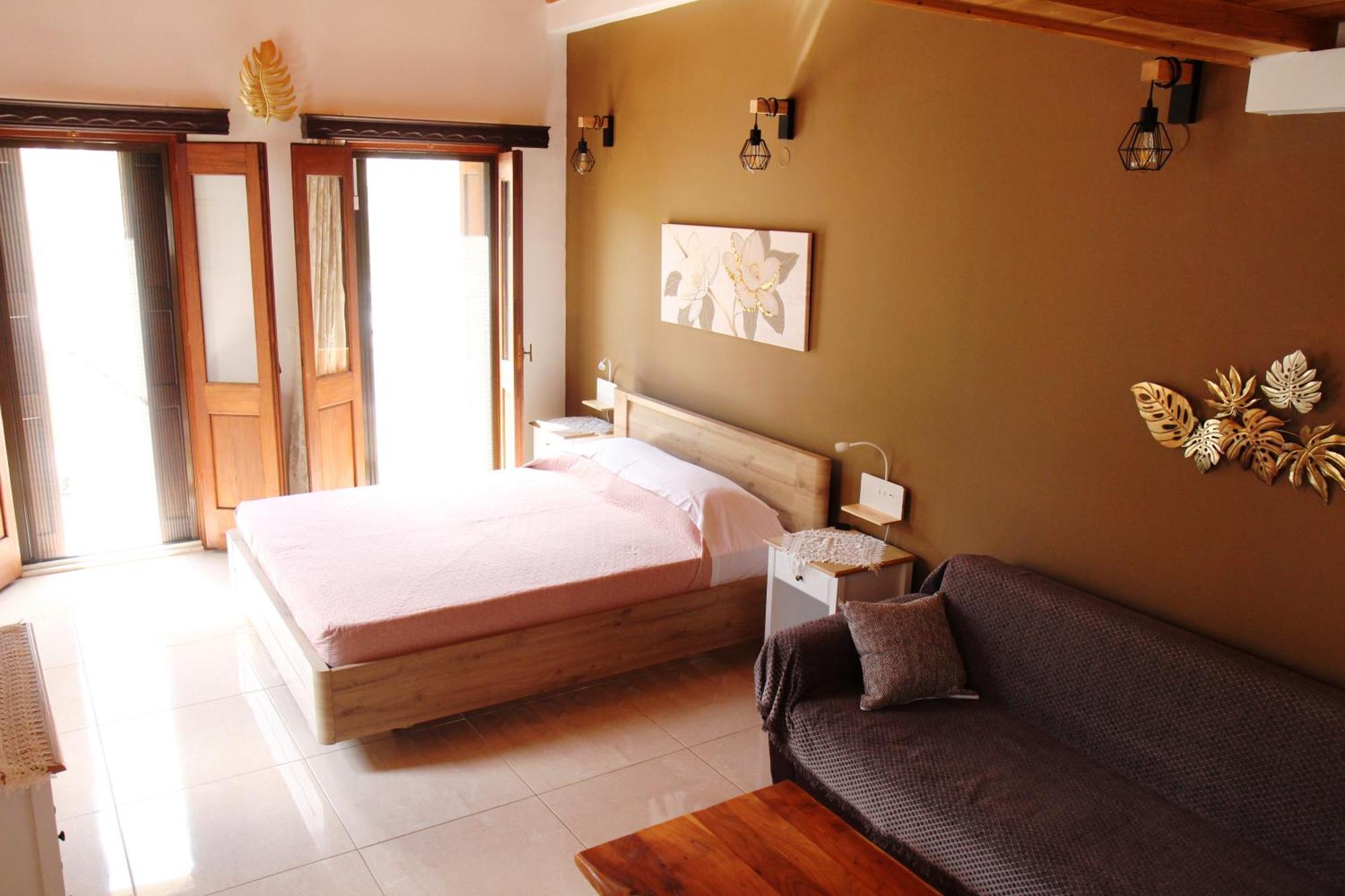 Main Square Apartment Symi Bagian luar foto