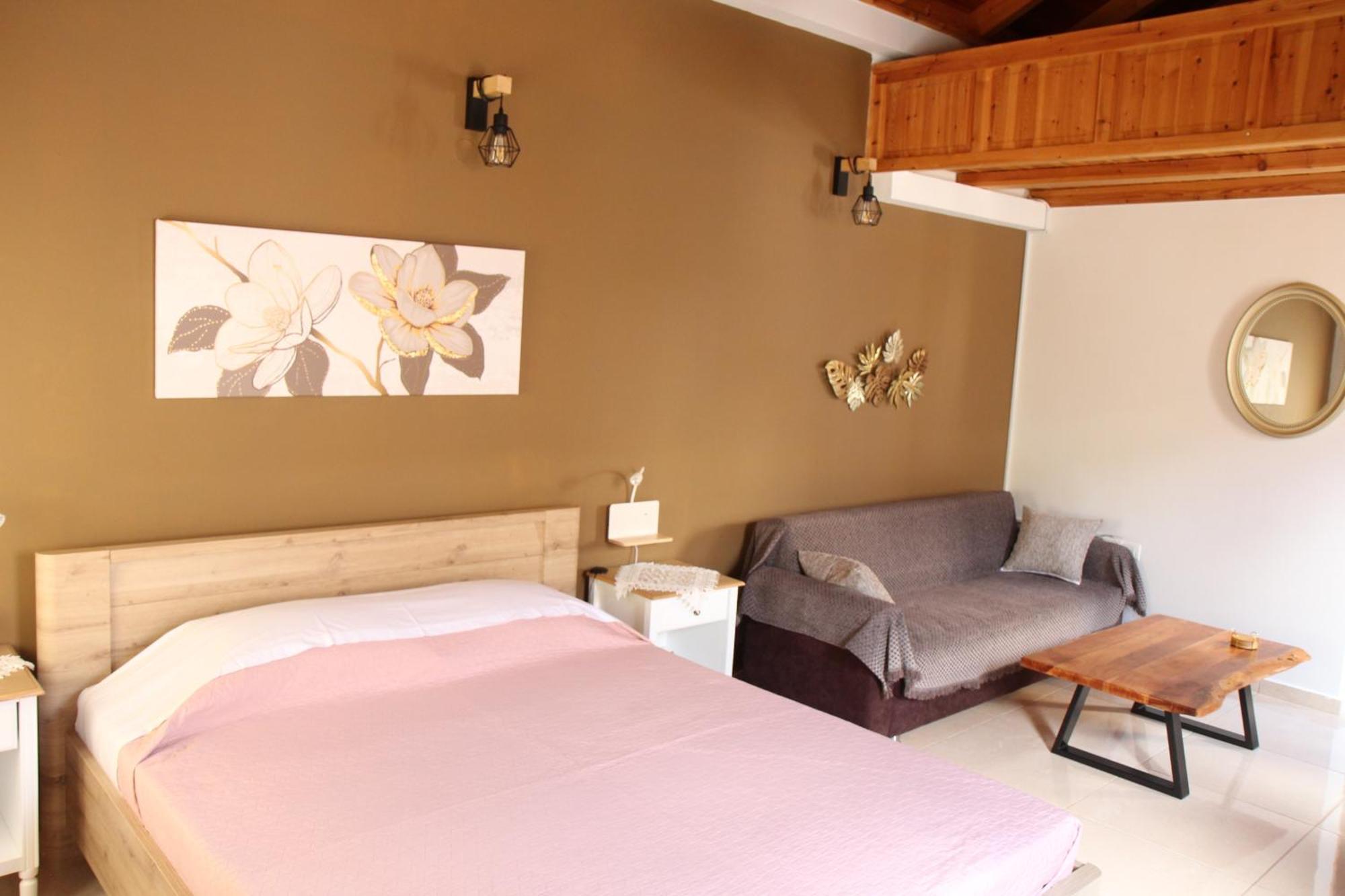 Main Square Apartment Symi Bagian luar foto