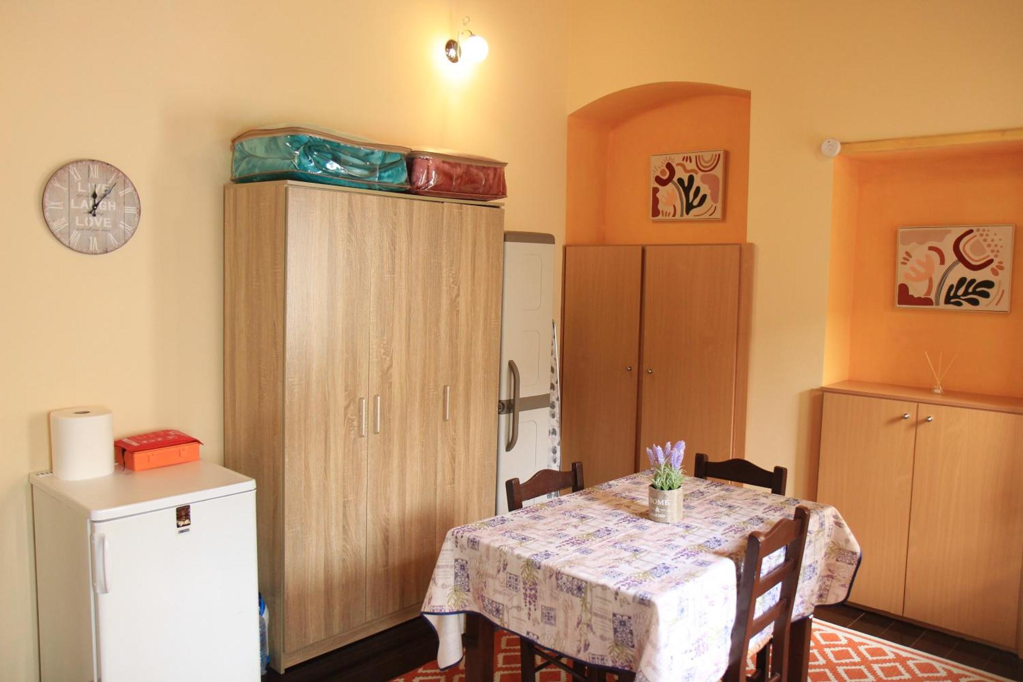 Main Square Apartment Symi Bagian luar foto